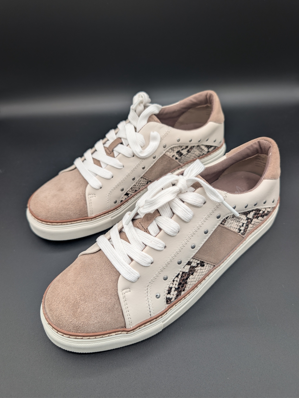 NWT Crown Vintage Kalinda Women’s Fashion Sneakers - 10
